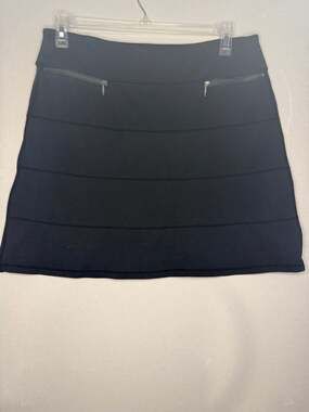 Athleta Strata A-Line Mini Skirt with Zipper Pockets - Black Size Large